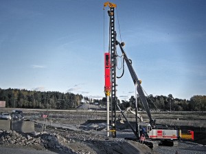 Pile driving rig
